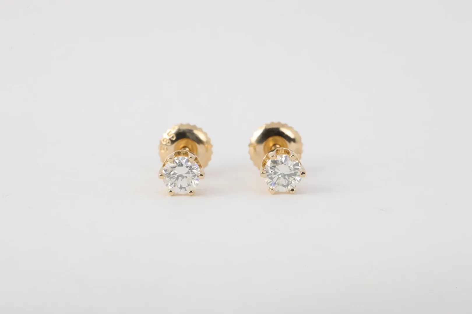 14k Yellow Gold 0.46tcw Diamond Stud Earrings (1.19g.)