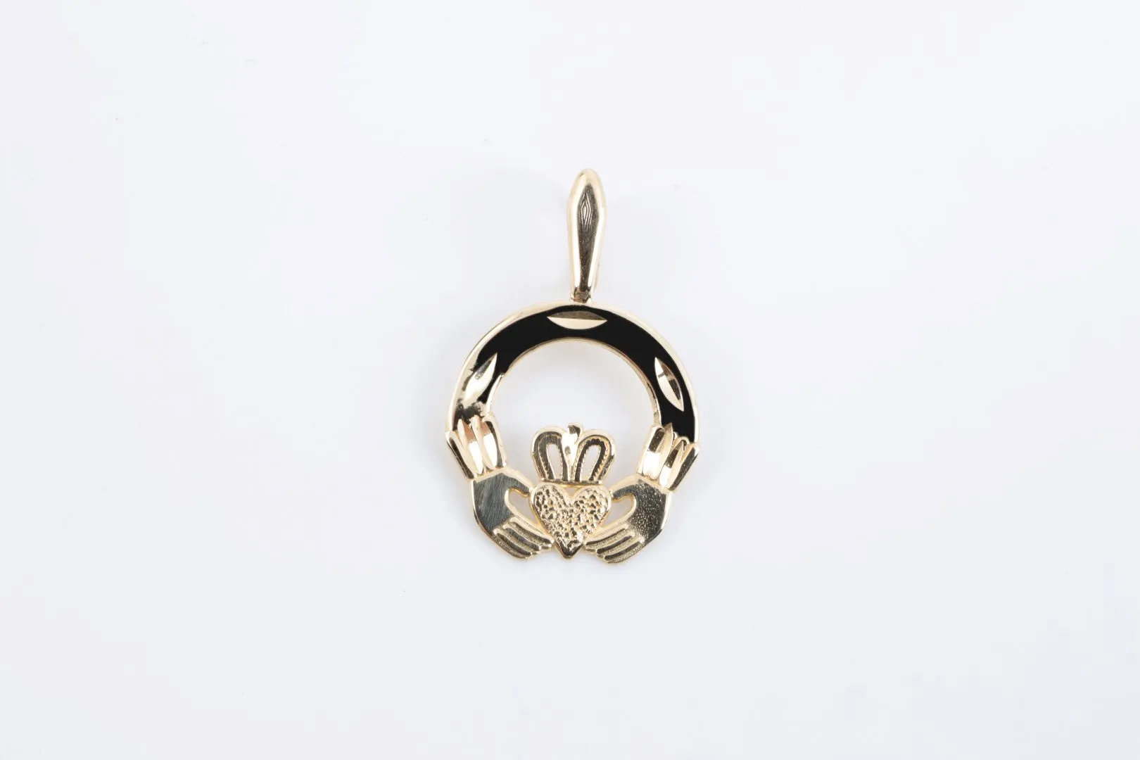 14k Yellow Gold Horseshoe Claddagh Pendant (0.59g.)