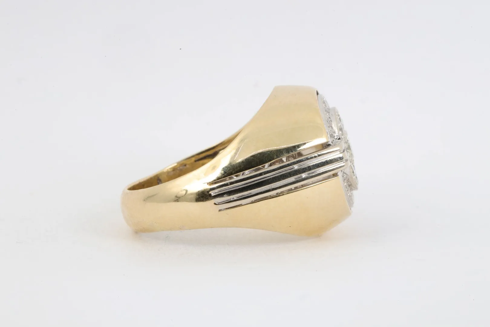 14k Yellow Gold Ring with 0.91tcw Diamonds Size 10.75 (12.83g.)