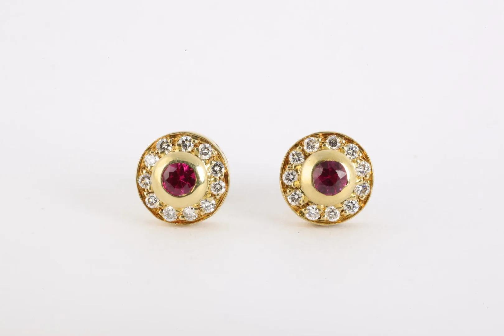 18k Yellow Gold 0.22tcw Ruby 0.33tcw Diamond Stud Earrings (4.57g.)