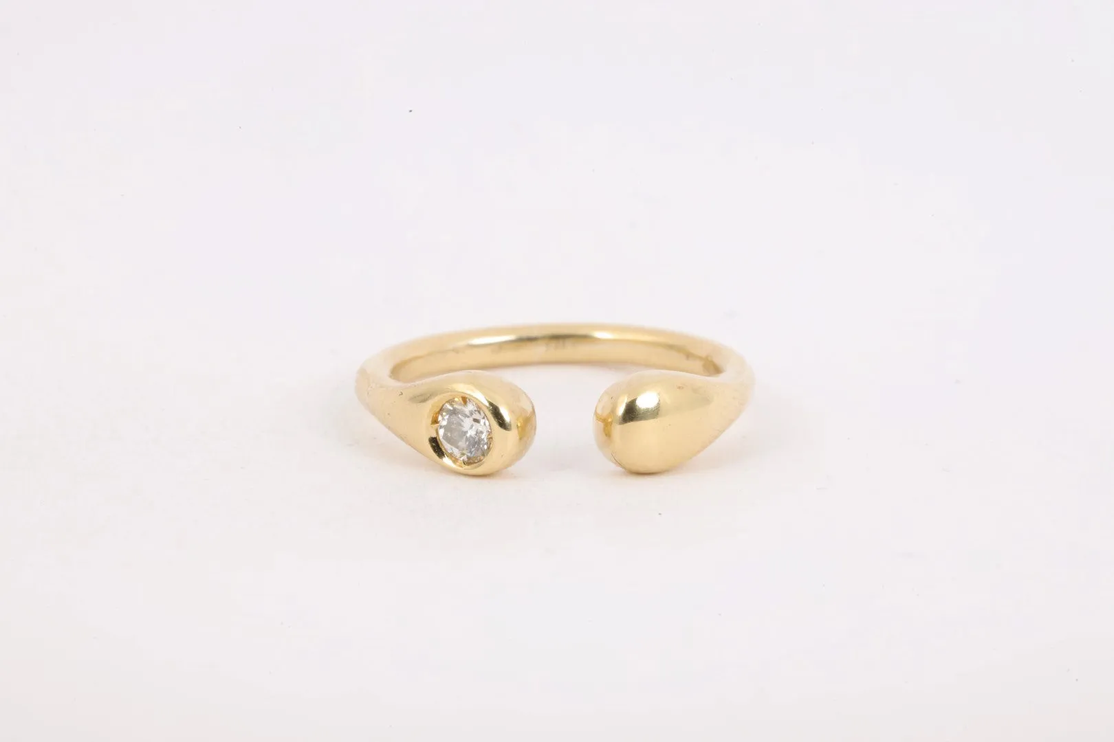 18k Yellow Gold Ring with 0.14tcw Diamond Size 5 (3.82g.)