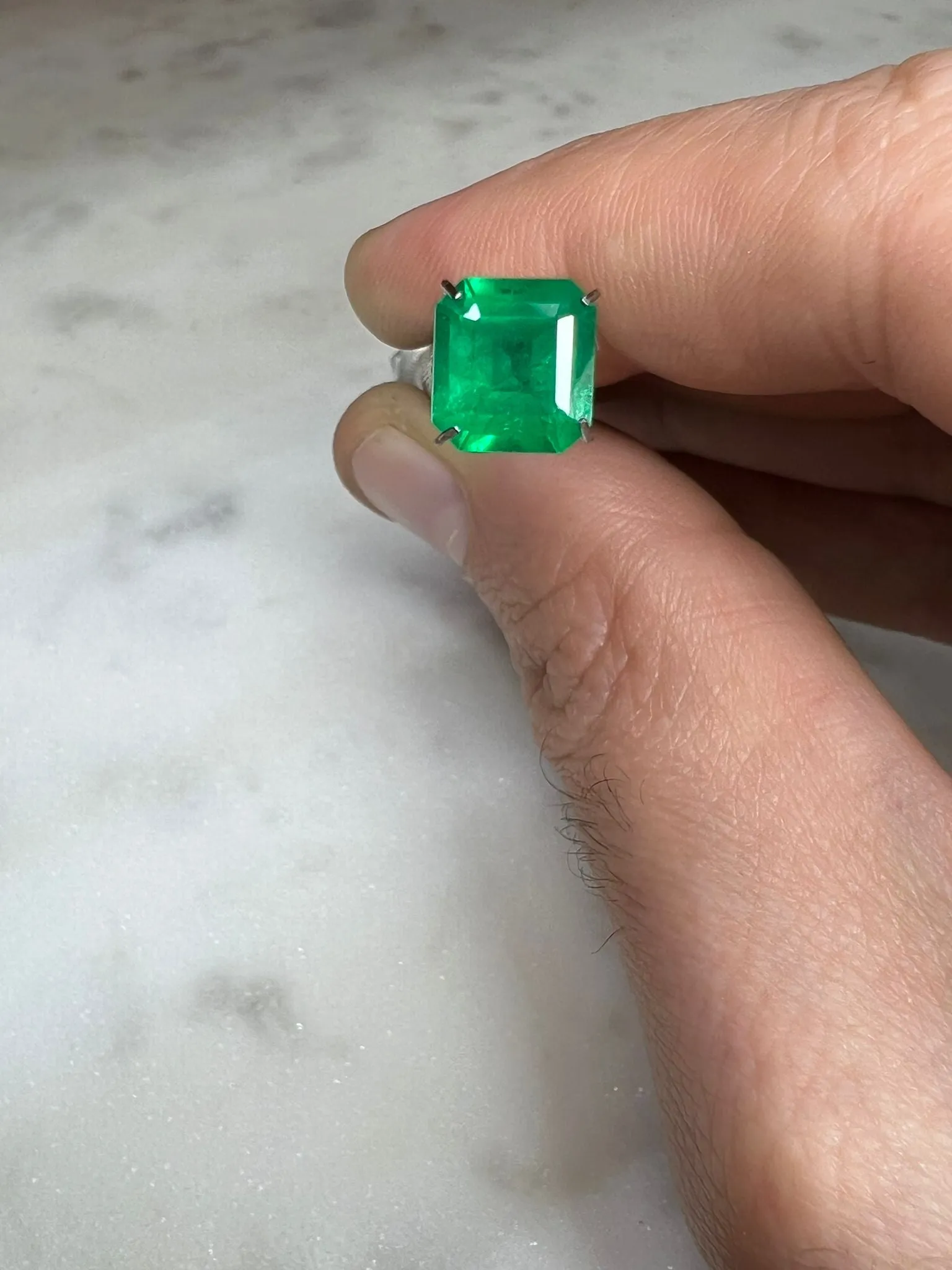 2.57 CARAT EMERALD CUT NATURAL GREEN EMERALD LOOSE GEMSTONE. 2.57 CT GREEN ZAMBIA BY MIKE NEKTA NYC