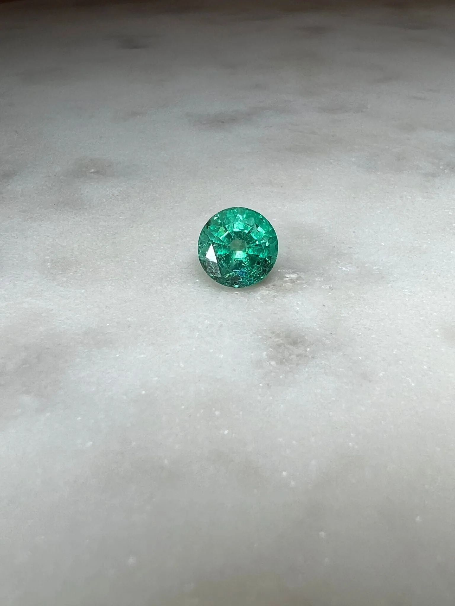 2.67 CARAT ROUND CUT NATURAL GREEN EMERALD LOOSE GEMSTONE. 2.67 CT GREEN ZAMBIA BY MIKE NEKTA NYC