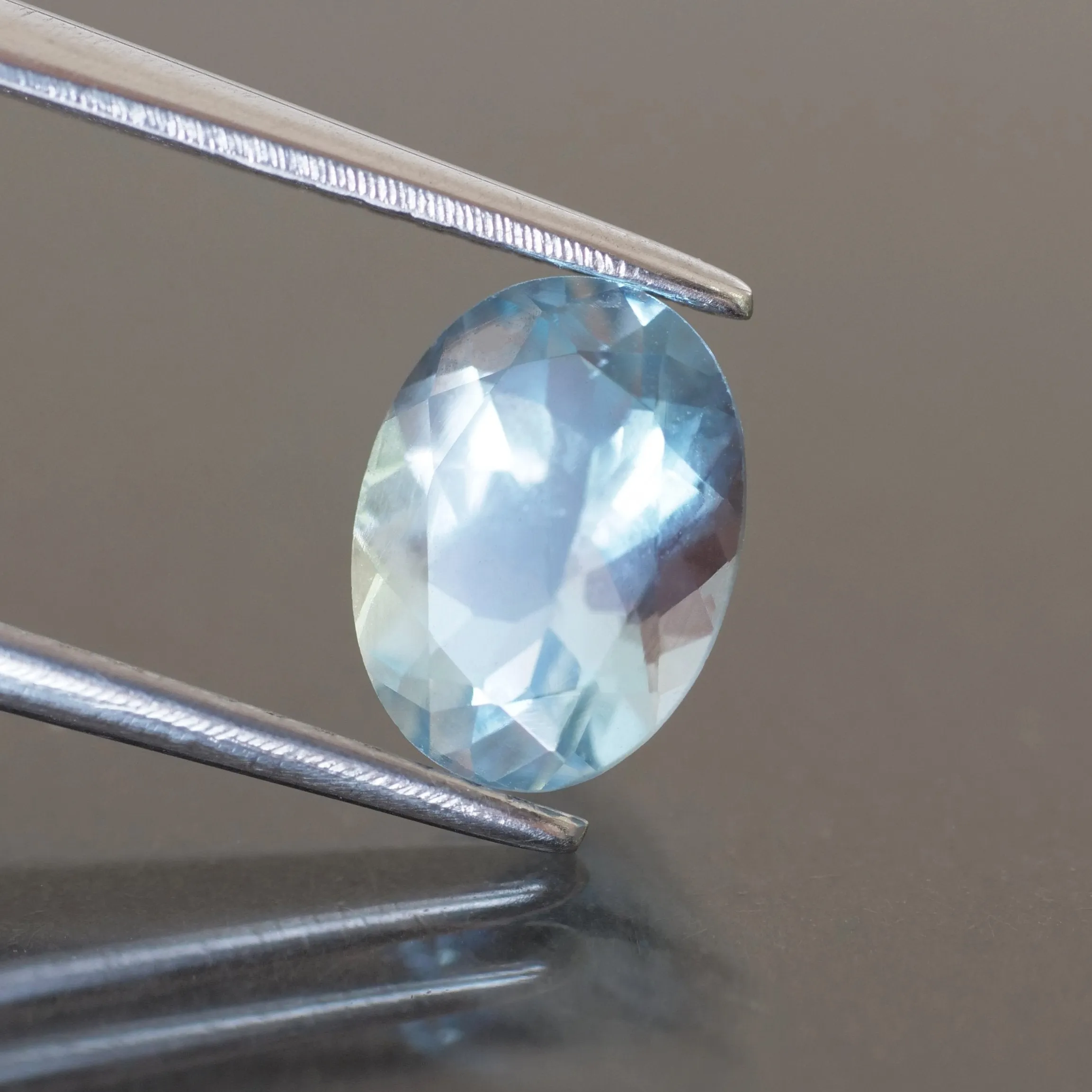 Aquamarine | oval cut 8x6mm, 1.5 ct. VVS clarity