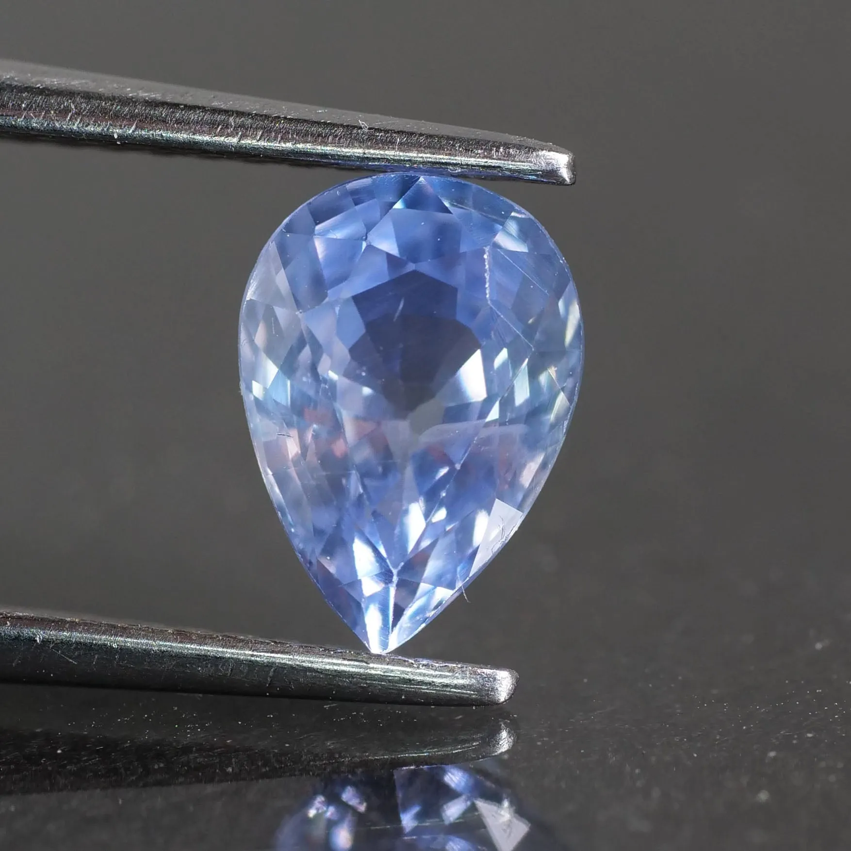 Blue Sapphire | natural, pear cut 8x6 mm, VS, 1.35ct, Sri Lanka