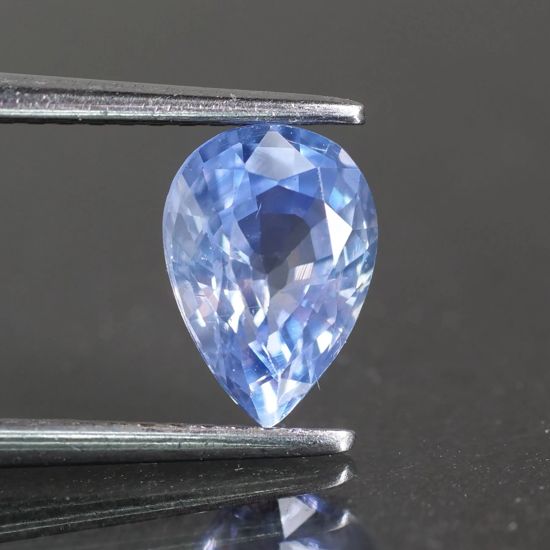 Blue Sapphire | natural, pear cut 8x6 mm, VS, 1.35ct, Sri Lanka