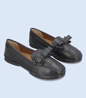 BW8474-BLACK-Women Comfort Moccasins