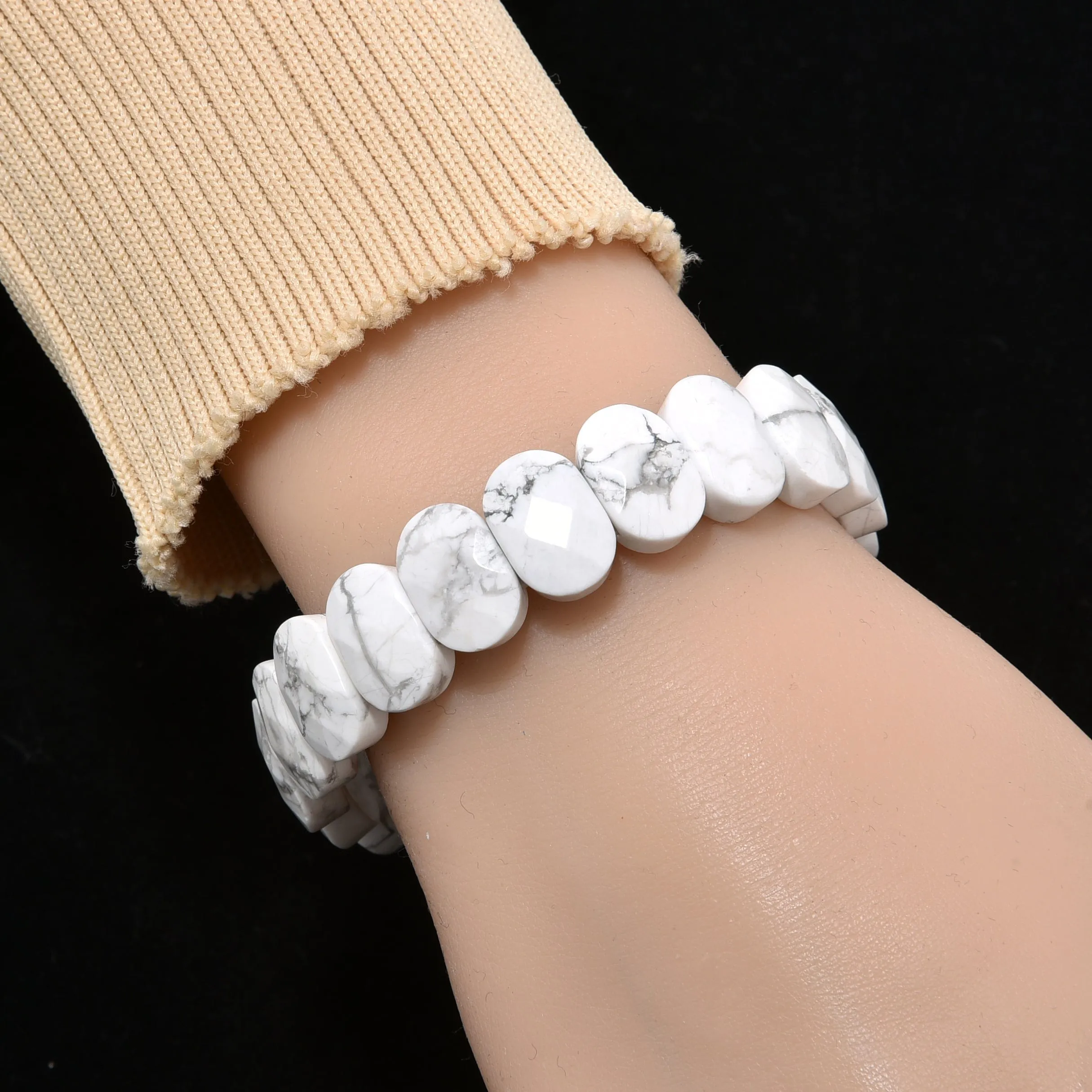 Howlite Gemstone 15mm Beads Elastic Bracelet