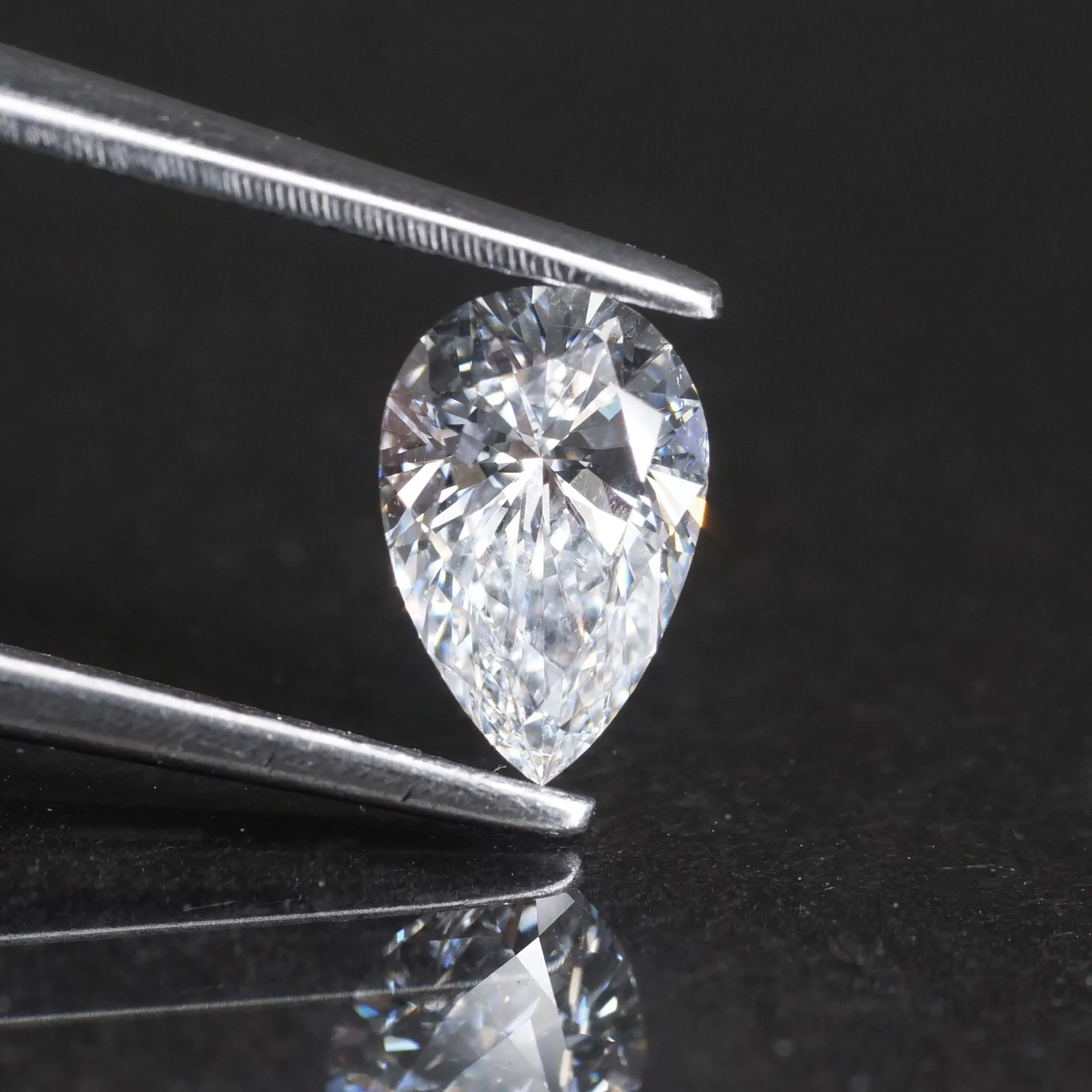 Lab grown diamond | IGI certificate, pear cut 7.5x4.5mm*, D color, VS, 0.67ct