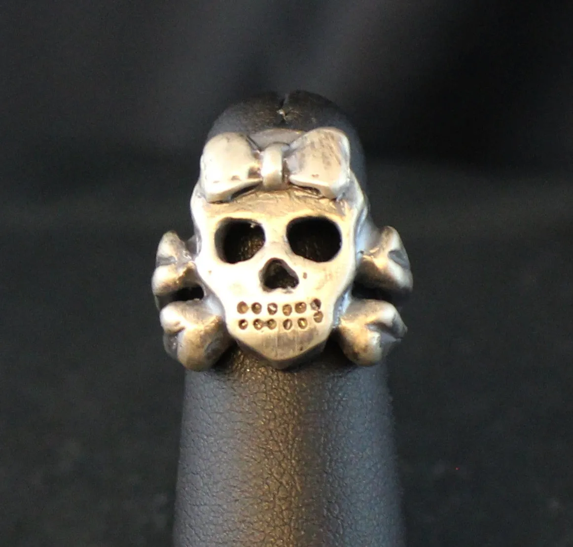 LADY DARKNESS. "Punker Girl" .925 Heavy Sterling Silver Skull Ring-UDINC0086