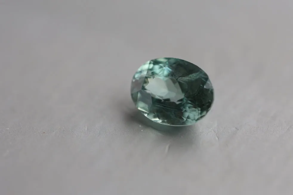 Loose 1.87 Ct Oval Mint Green Sapphire