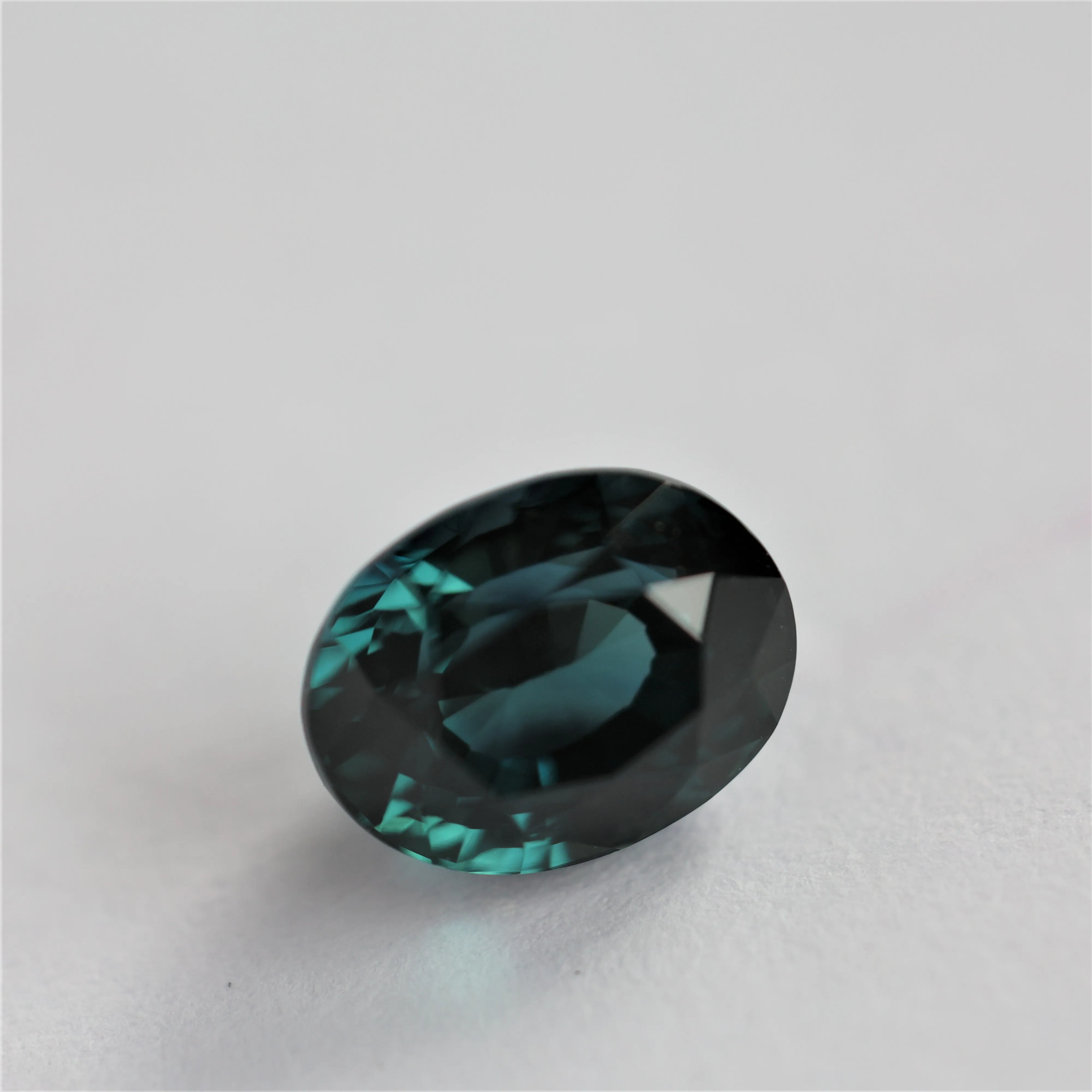 Loose 2.02 Ct Oval Teal Sapphire