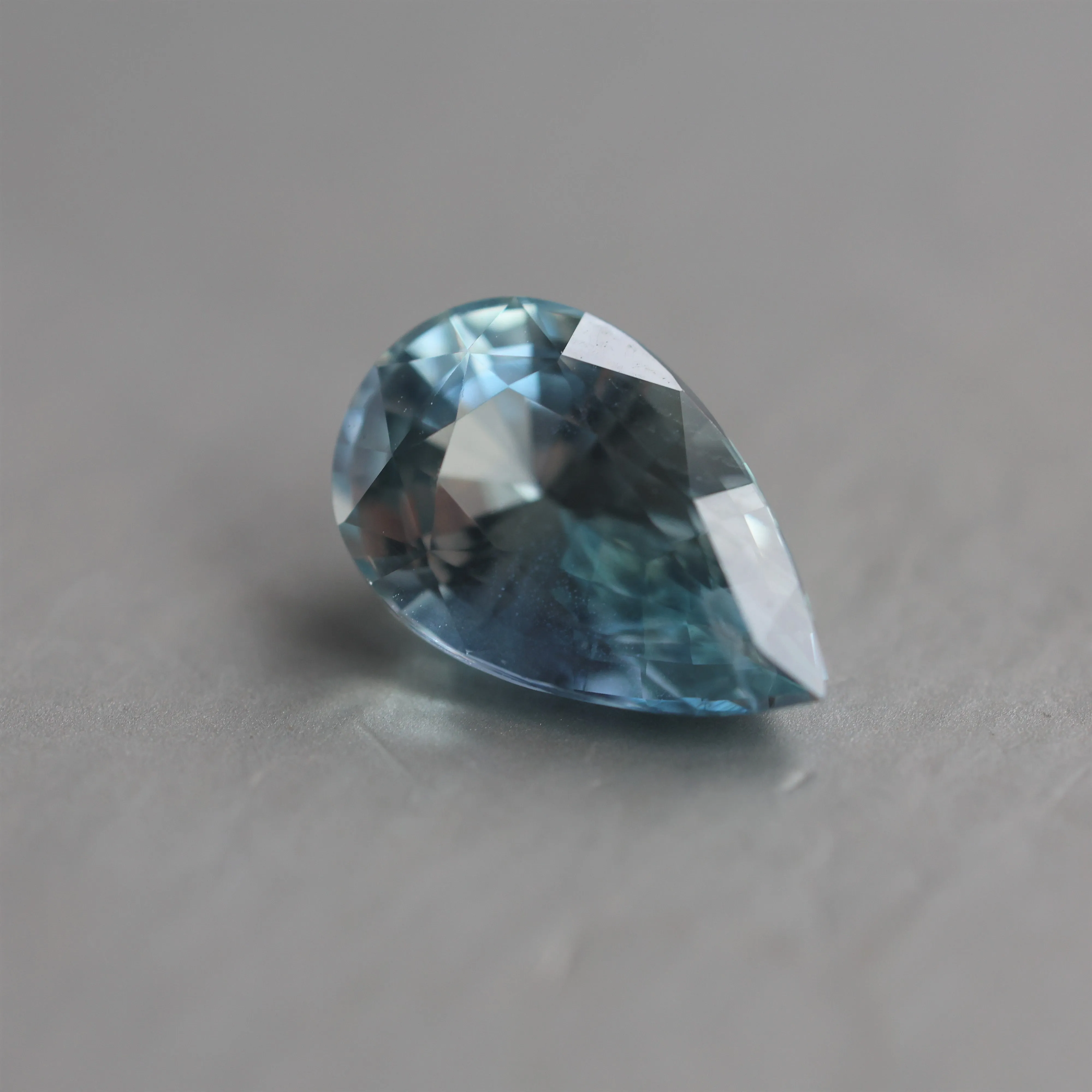 Loose 2.59 Ct Pear Teal Sapphire