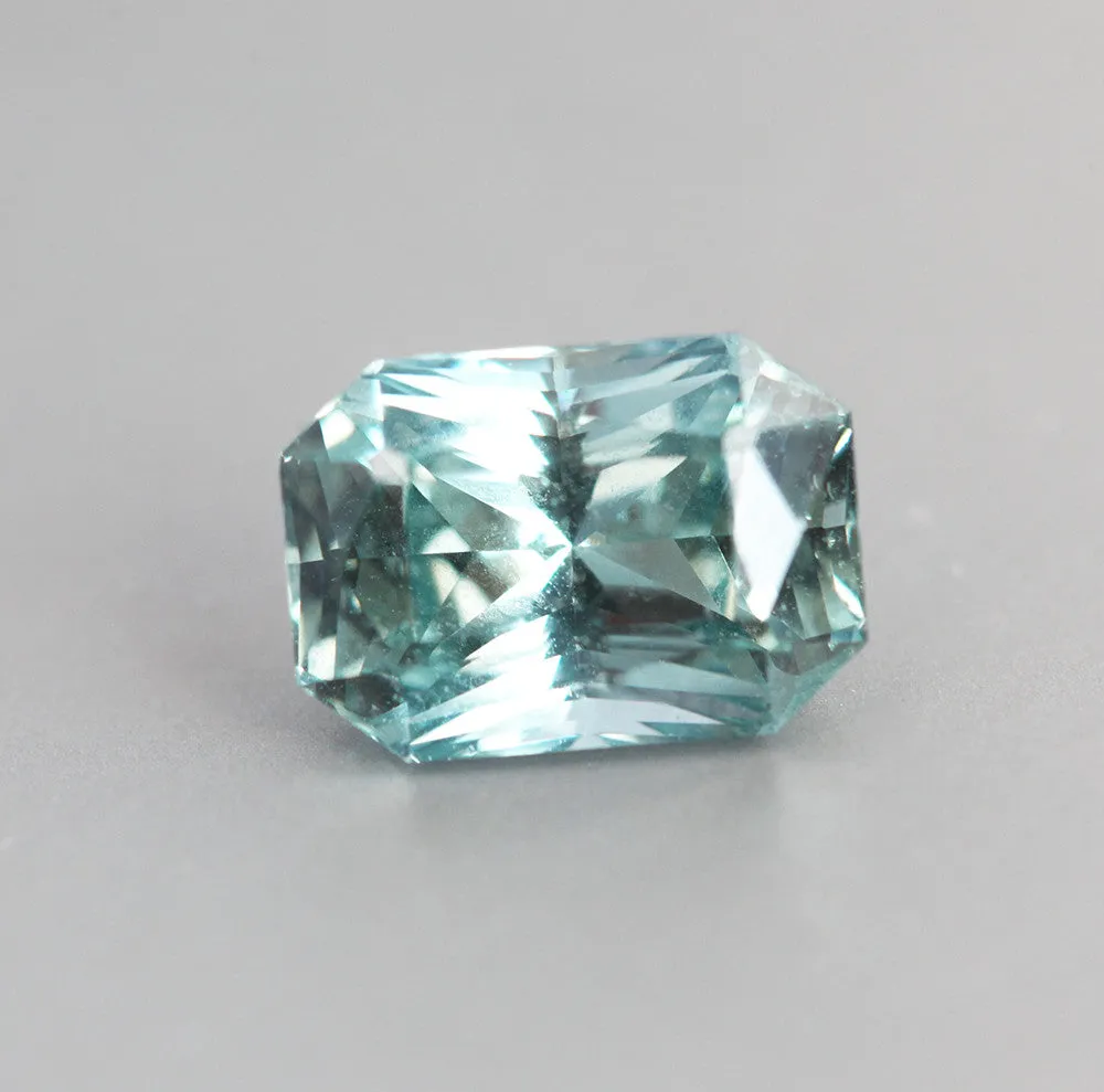 Loose 4.50 Ct Octagon Green Sapphire