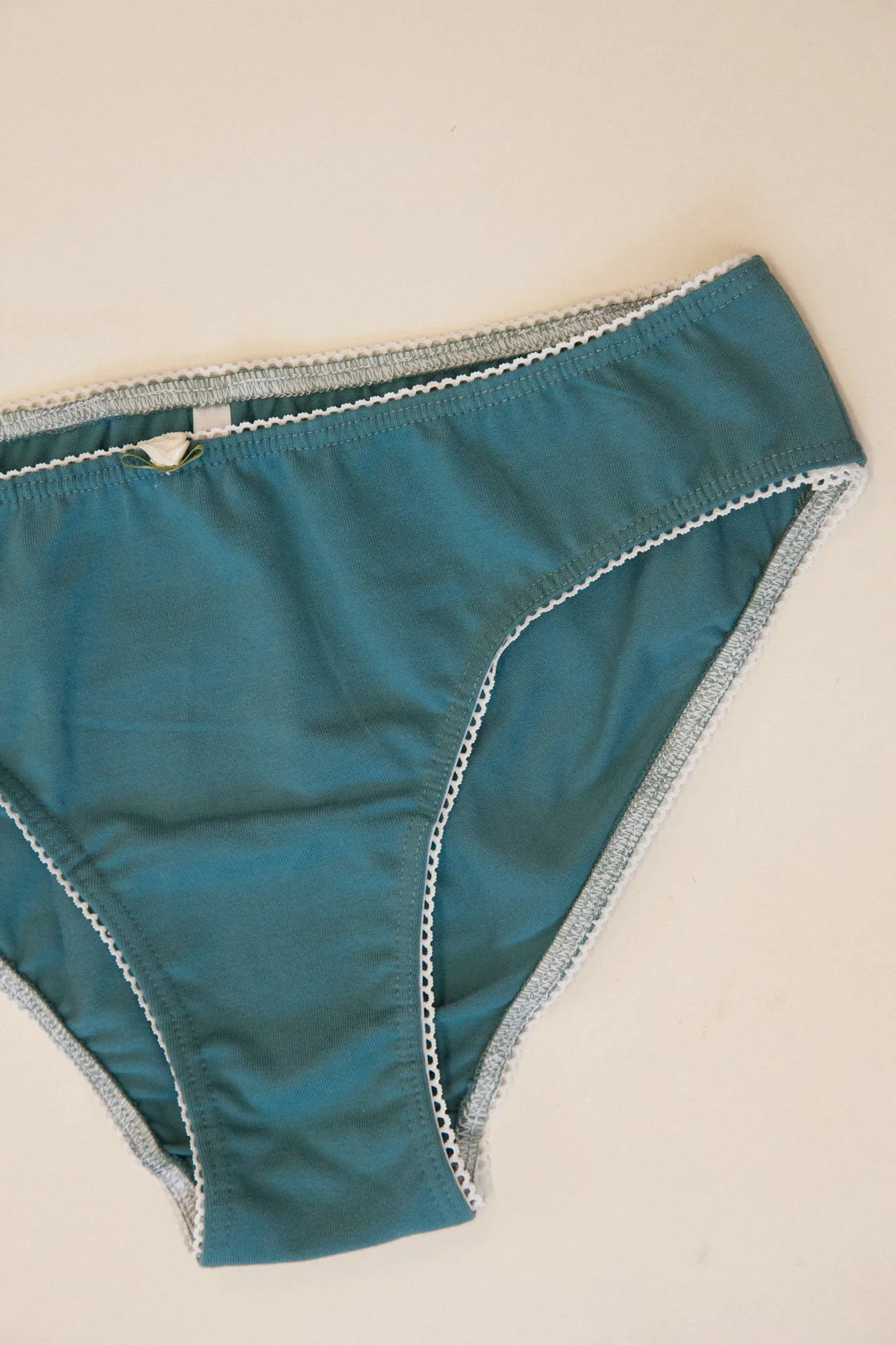 LOW RISE UNDERWEAR IN SEA