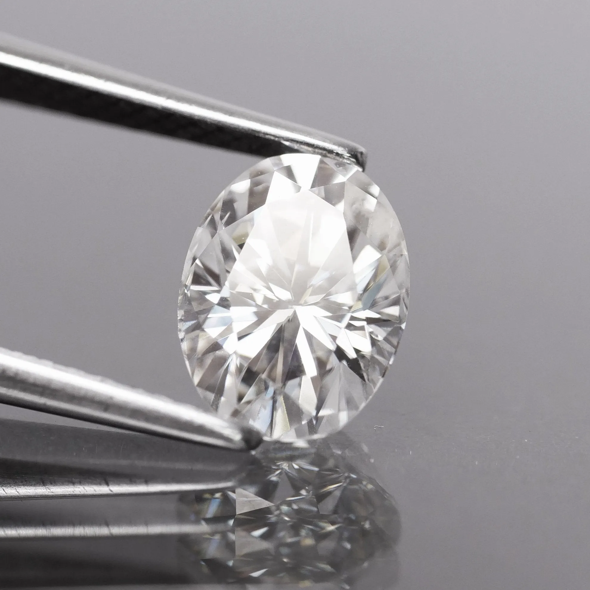 Moissanite | oval cut 9x7 mm, G color, VS, 2.2 ct