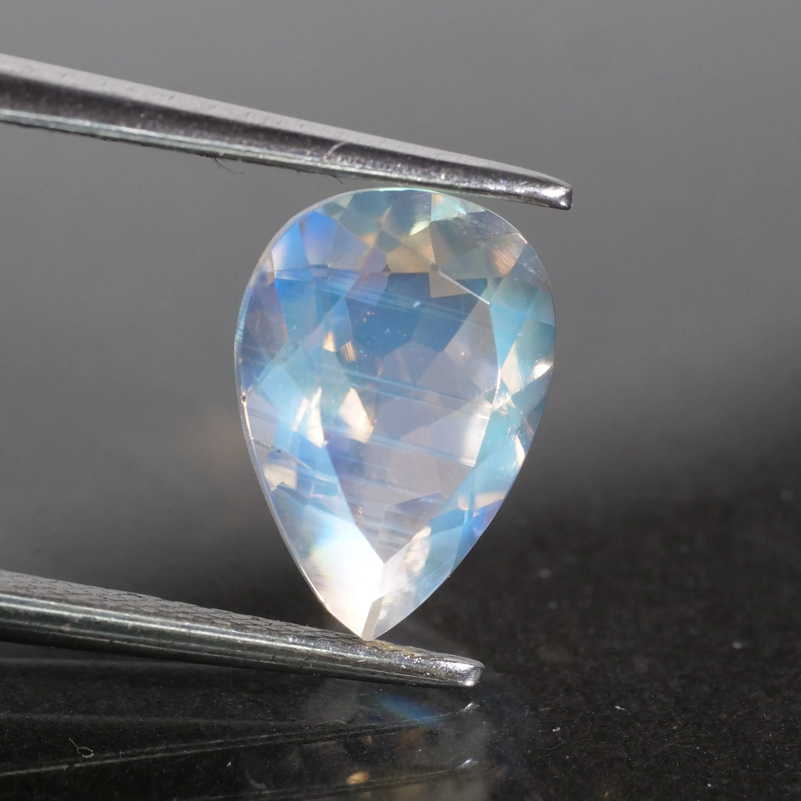 Moonstone | natural, pear cut 10x7mm, VS, 1.8 ct