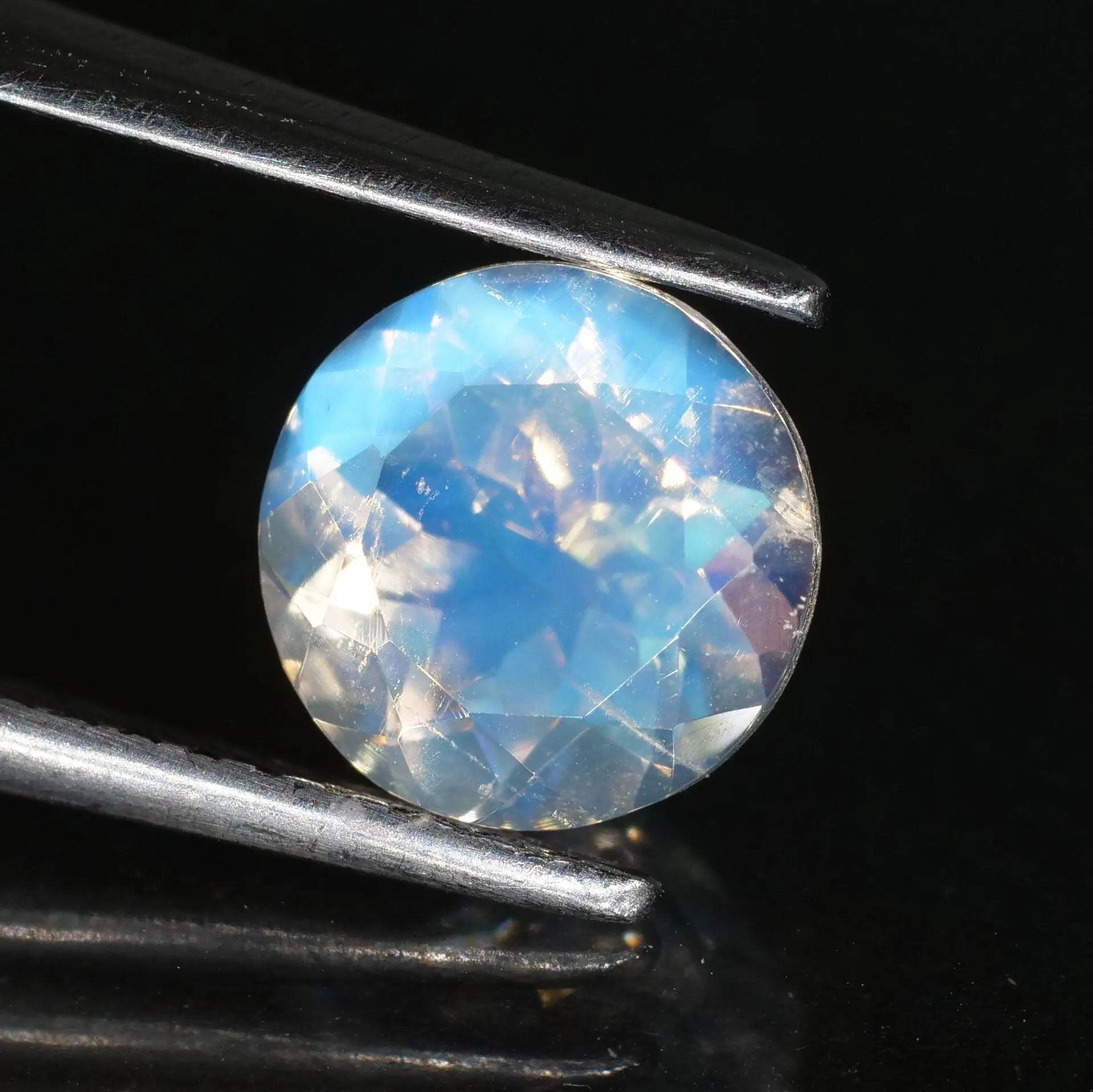 Moonstone | natural, round cut 6.5mm, VS Africa, 1ct