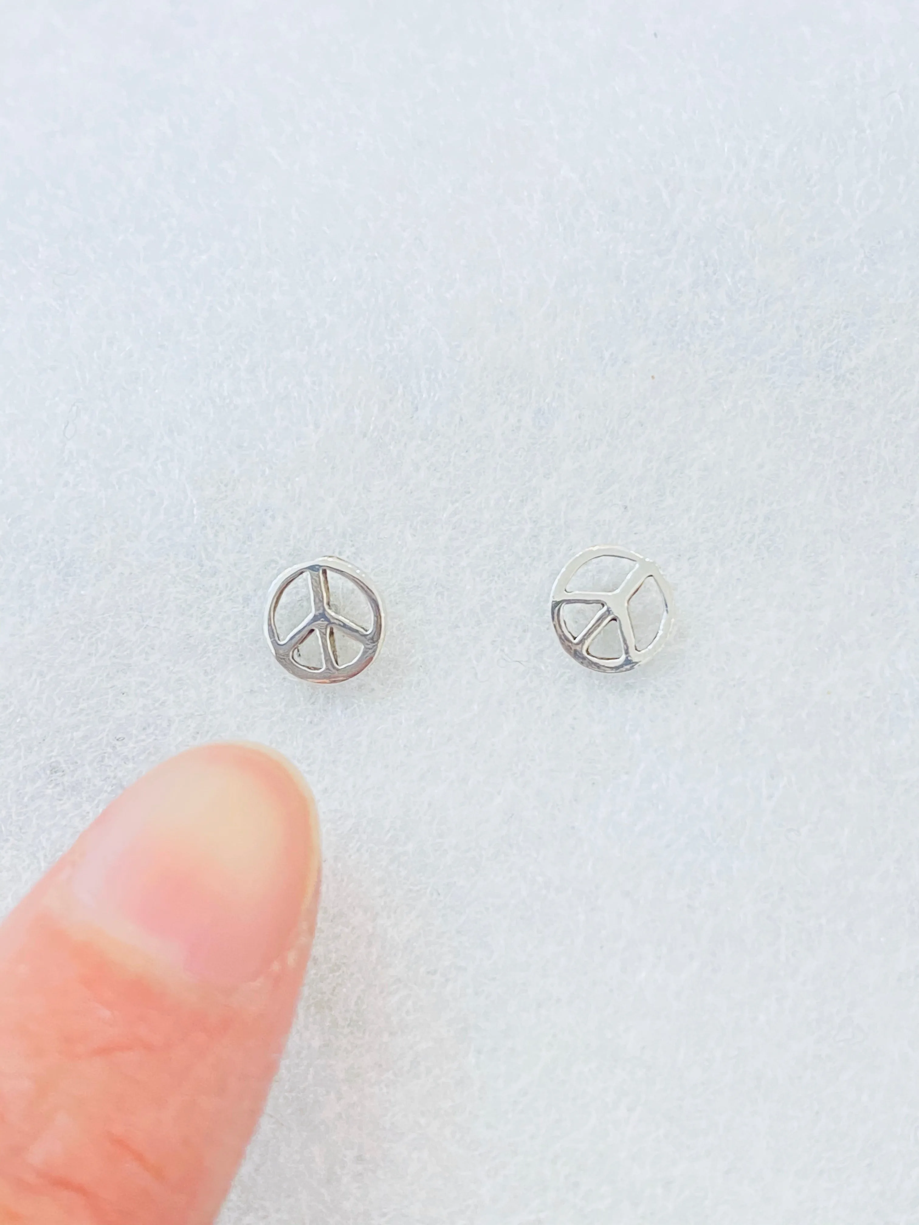 Peace Sign: 925 Sterling Silver Stud Earrings