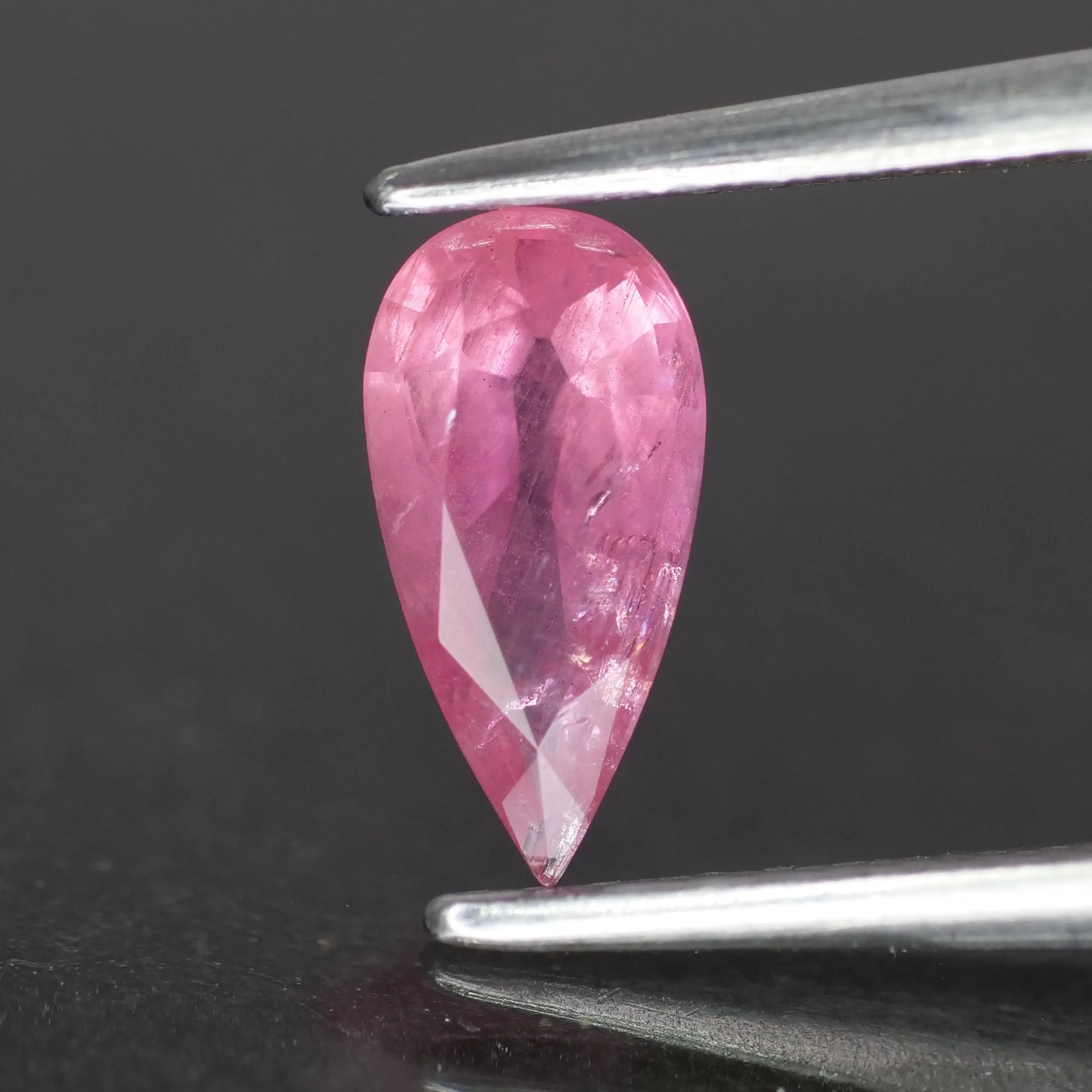 Pink Sapphire | natural, purplish pink, pear cut *8x4mm, VS 0.49ct