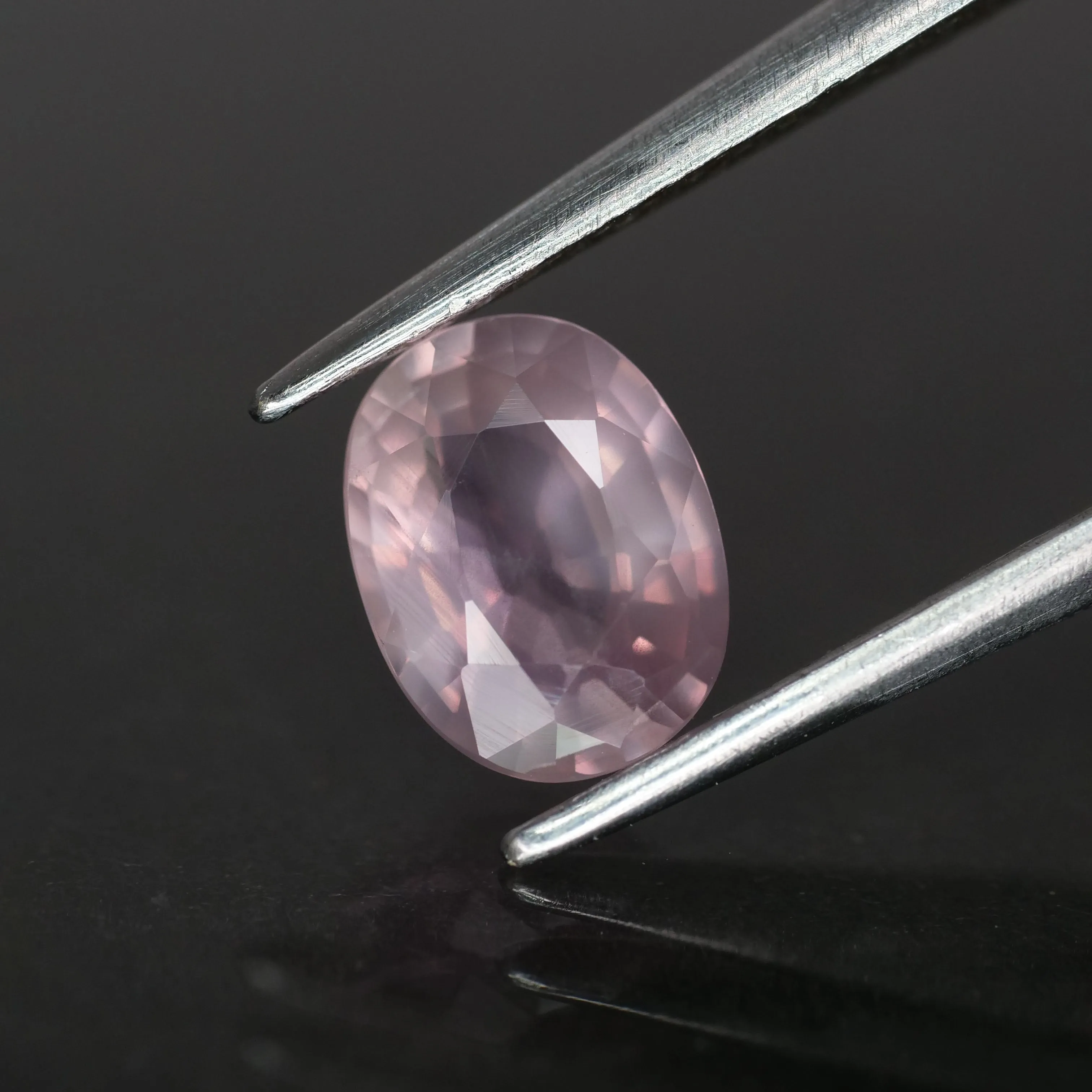 Purple Sapphire | natural, pinkish purple, oval cut *7x5 mm, VS , 1.12ct