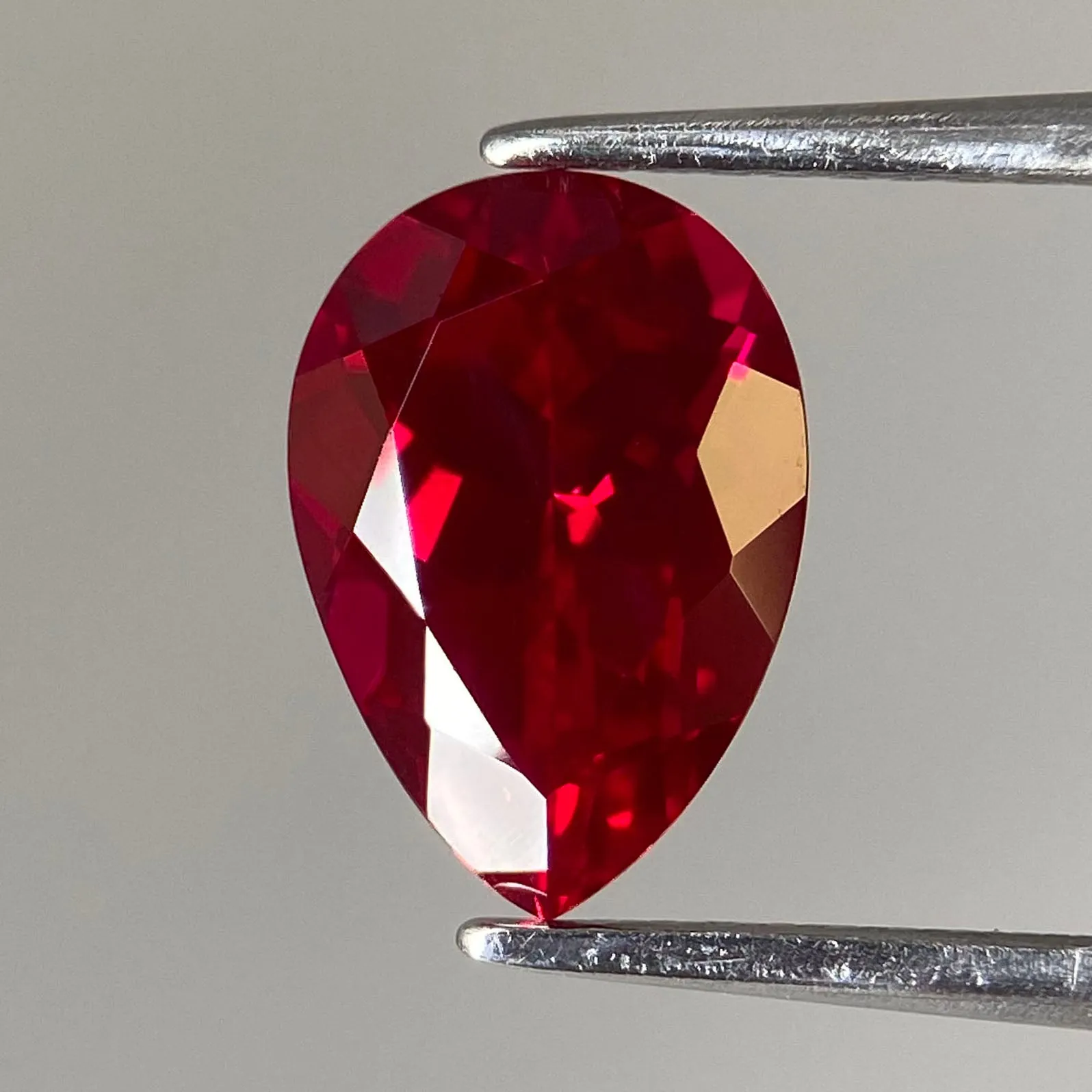 Ruby | Lab created, pear cut 10x7 mm, *2.60 ct