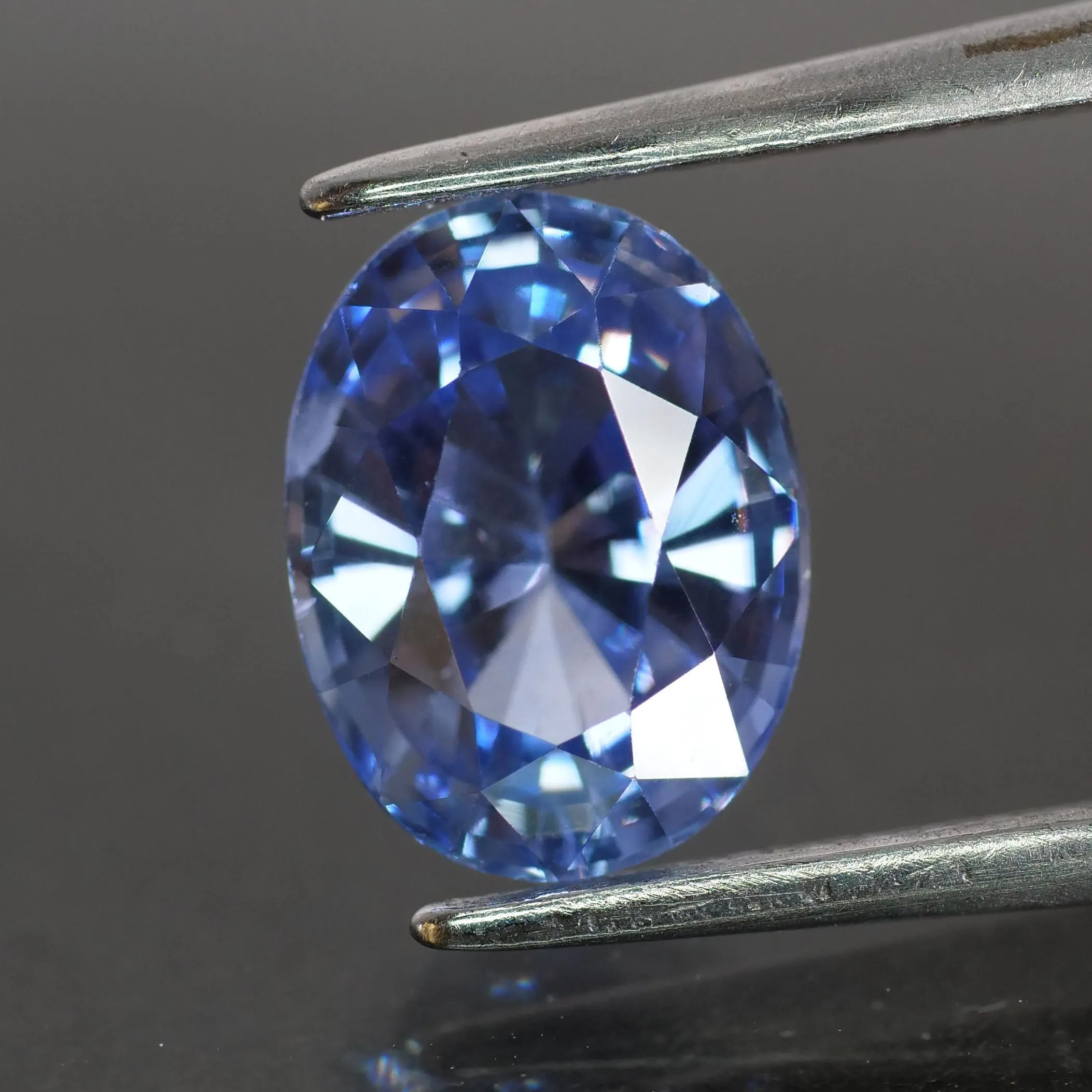 Sapphire | natural, blue, oval cut 8x6 mm, VS , 1.3ct