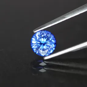 Sapphire | natural, blue, round cut 5 mm, VVS, 0.56ct, Ceylon