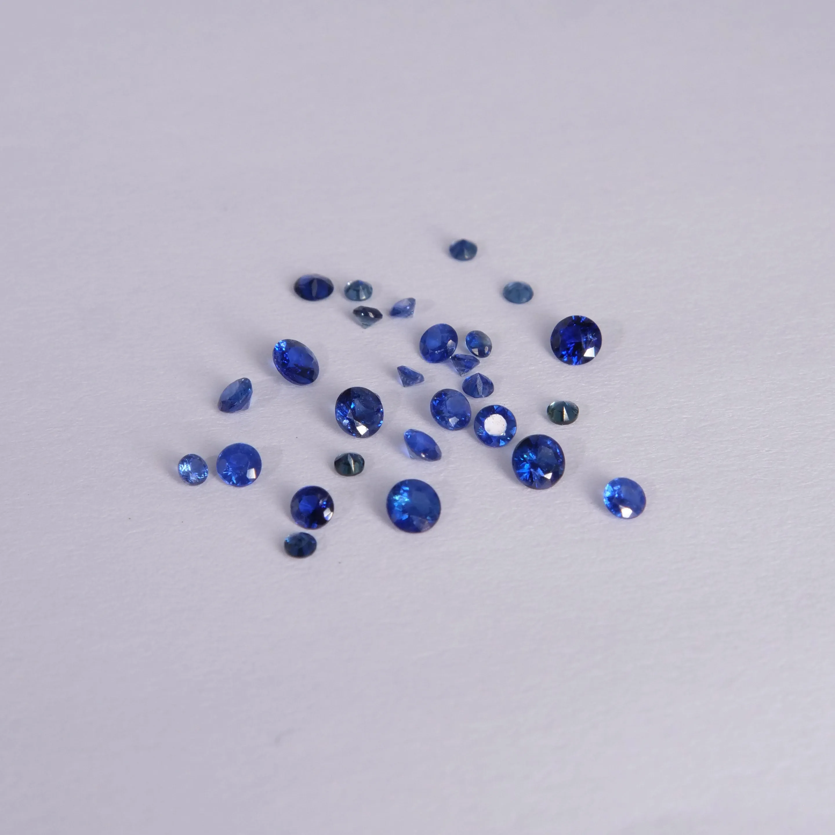 Sapphire | natural, blue, round cut, accent stone