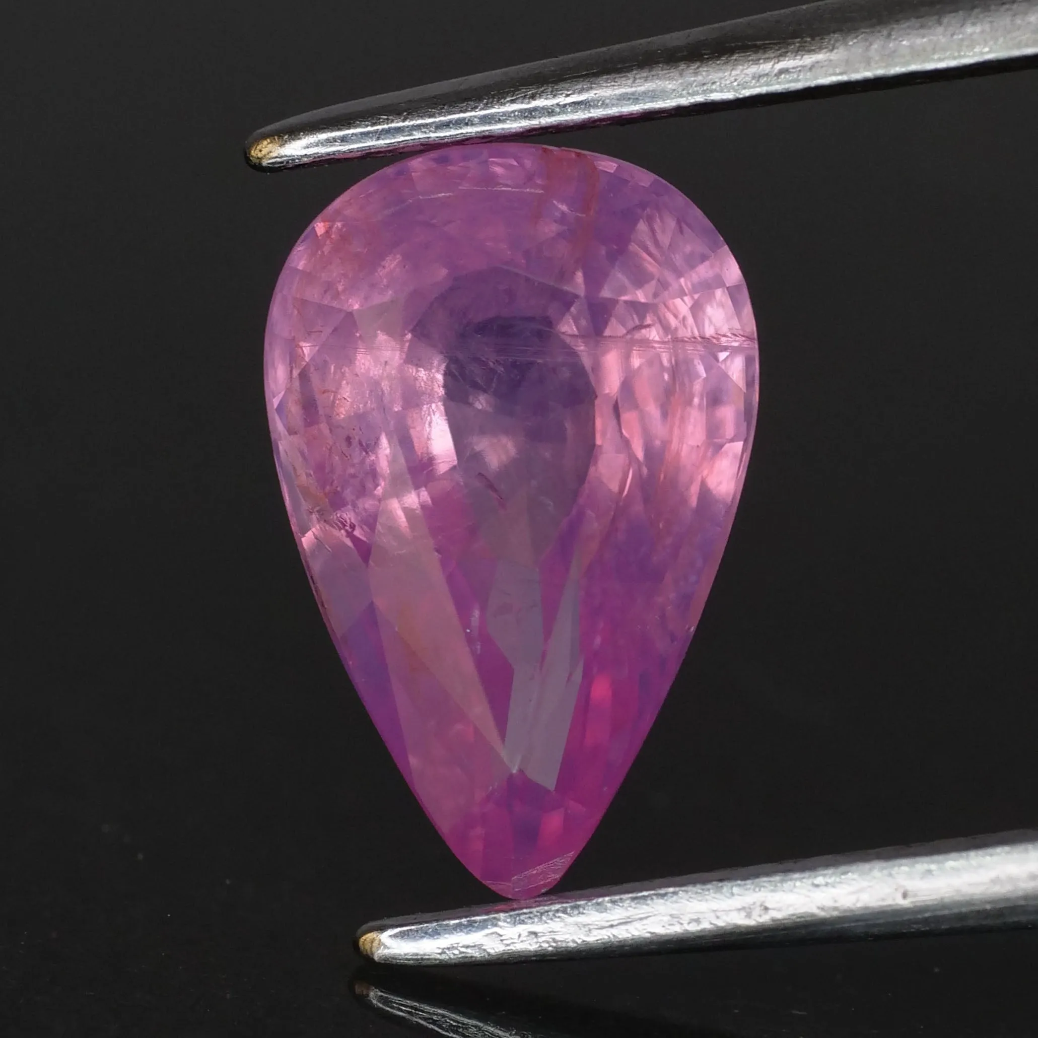 Sapphire opalescent | natural, pink colour, pear cut *10x7mm, VS 1.75ct