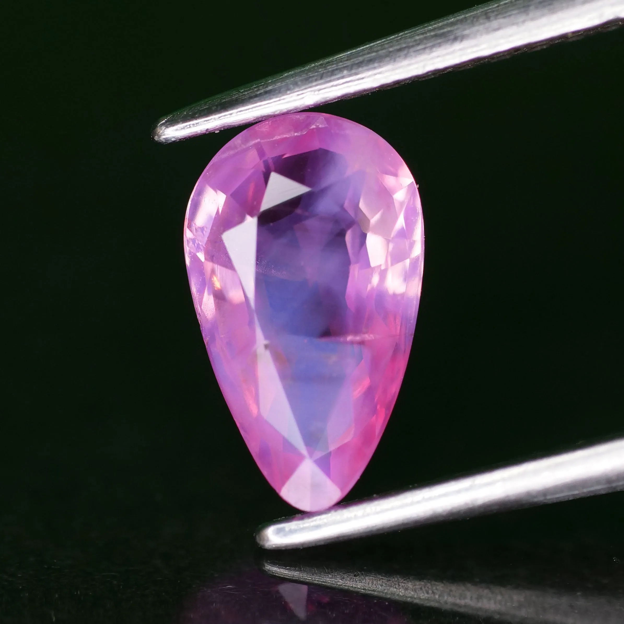 Sapphire opalescent | natural, pink colour, pear cut *8x5mm, VS 0.99ct