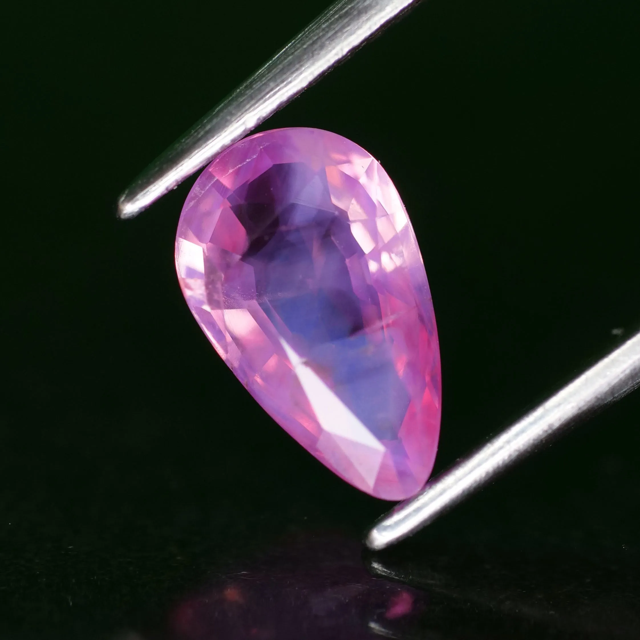 Sapphire opalescent | natural, pink colour, pear cut *8x5mm, VS 0.99ct