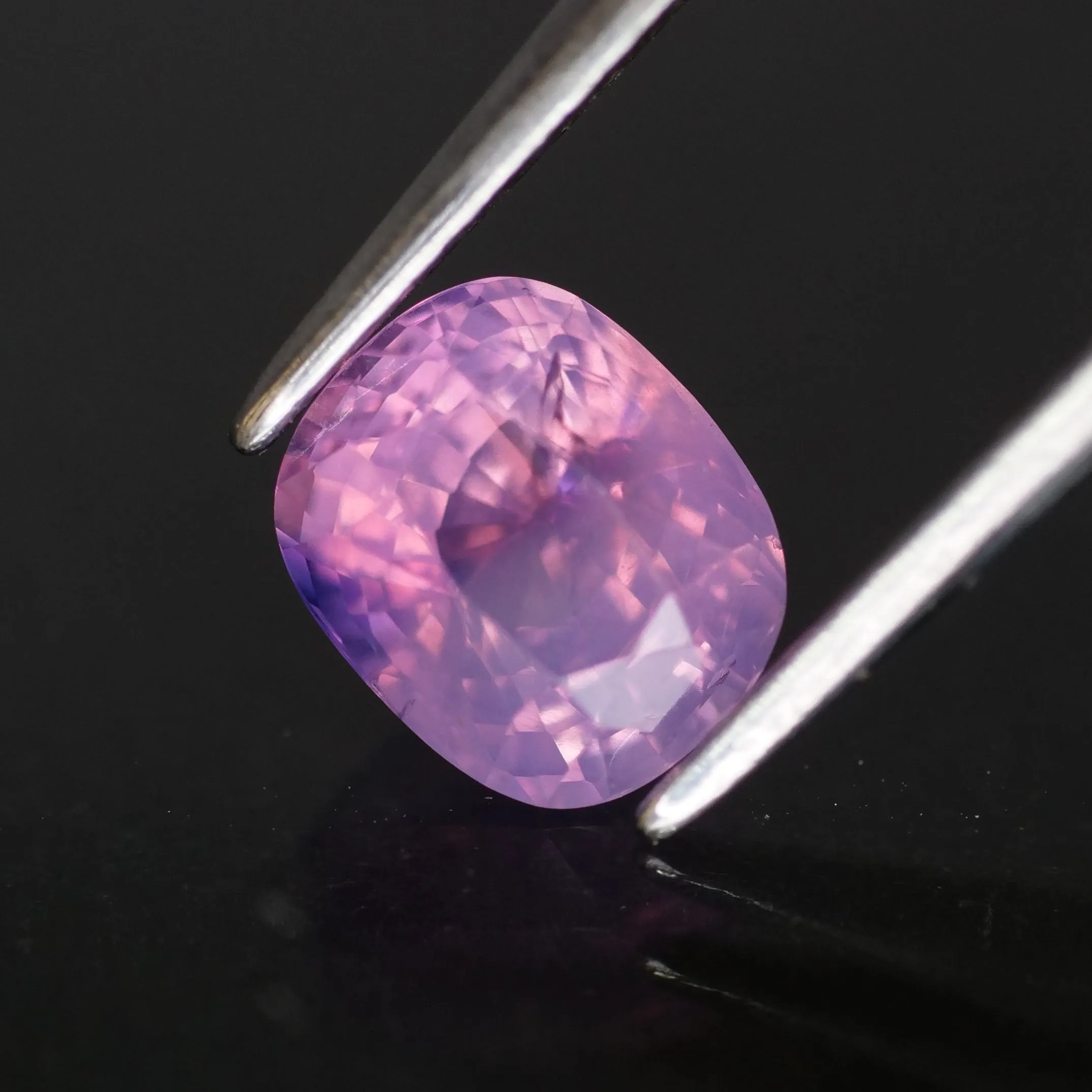 Sapphire opalescent | natural purplish pink, cushion cut *6.5x5.5mm, VS 1.2ct