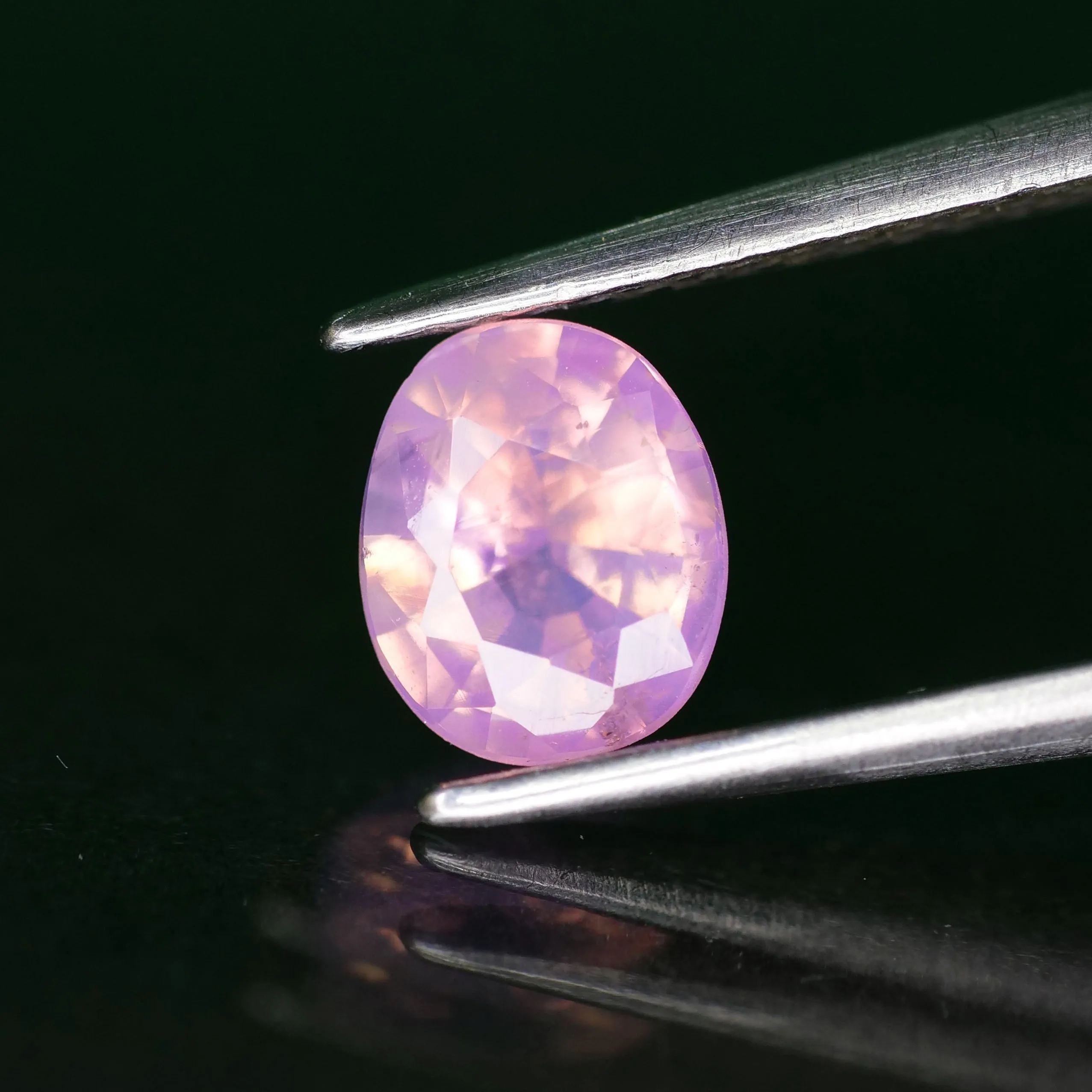 Sapphire opalescent | natural purplish pink, cushion cut *6x5mm, VS *0.7ct