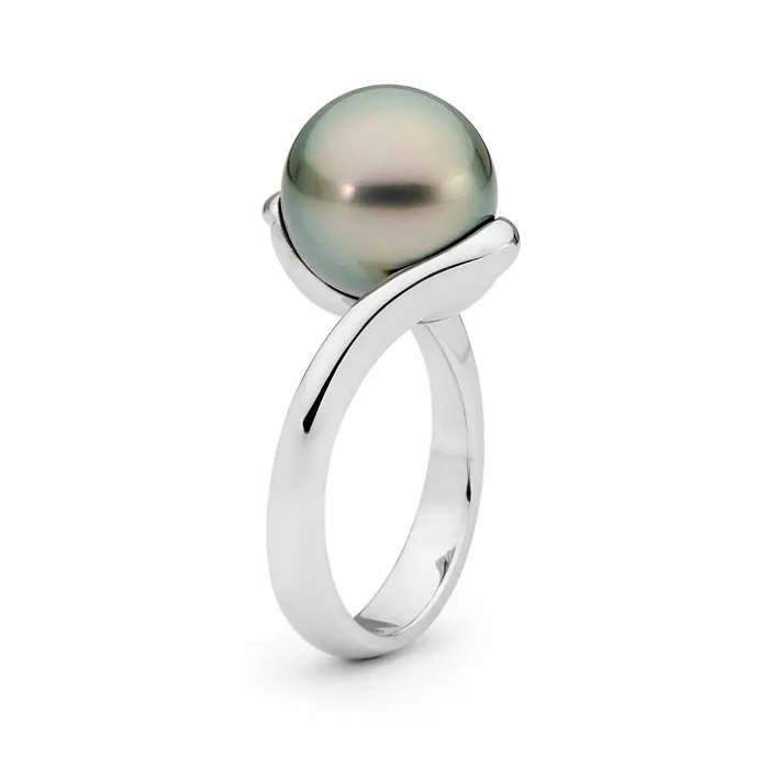 Tahitian Pearl and Gold Ring